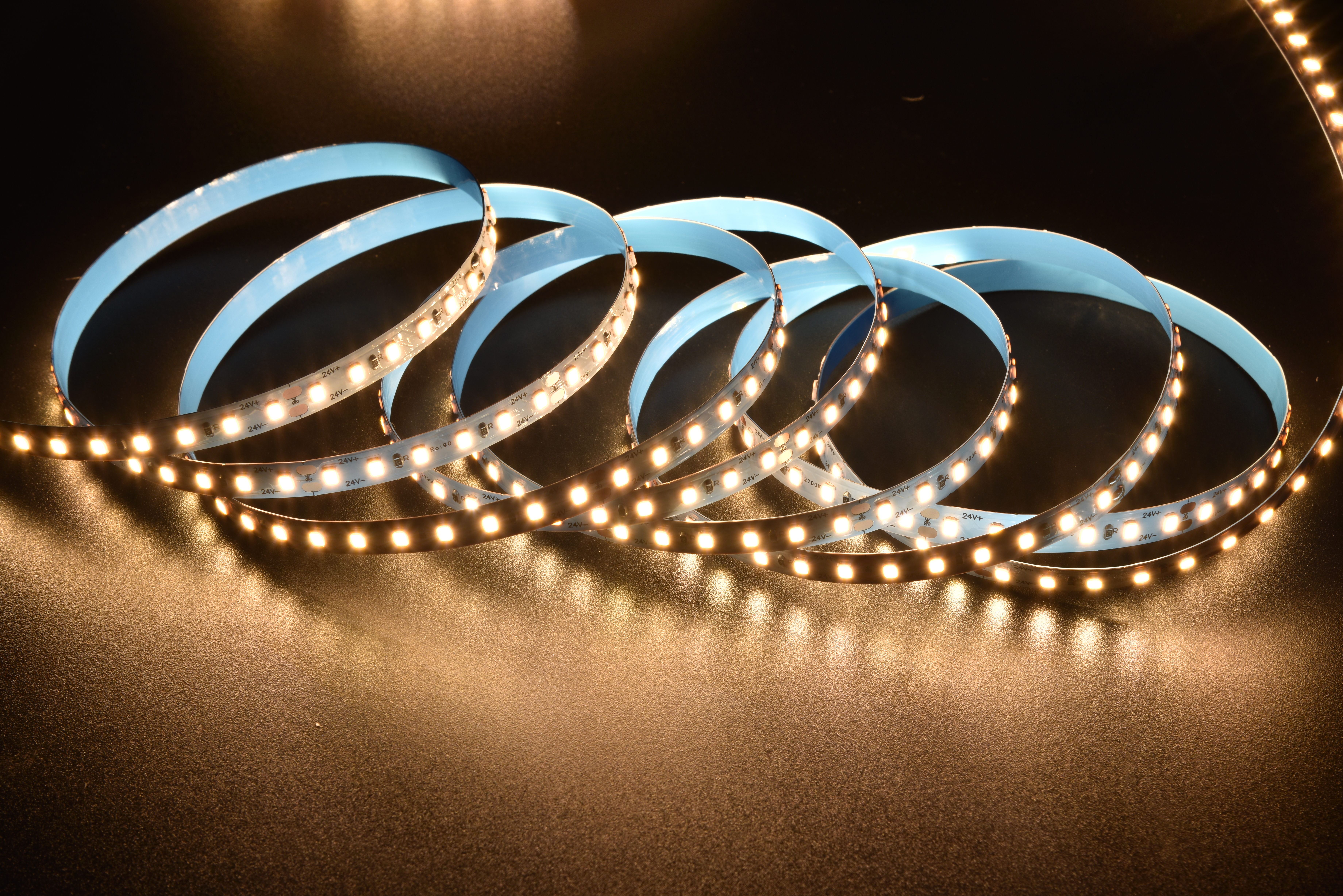 Светодиодная лента 2835-120Р Led strip 3000K:200M 12w >95