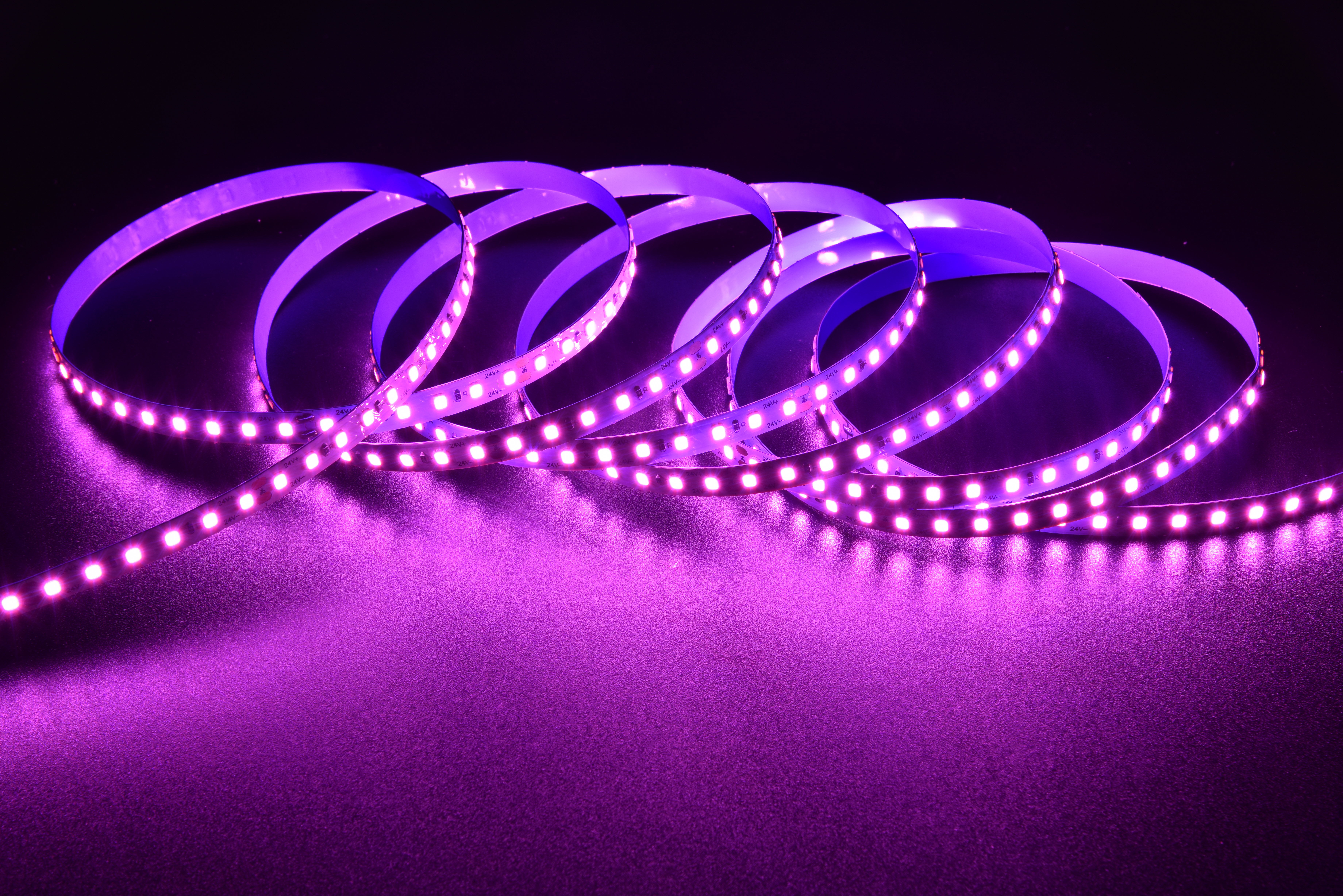 Светодиодная лента Led strip 2835-120Р Pink:100M 5W