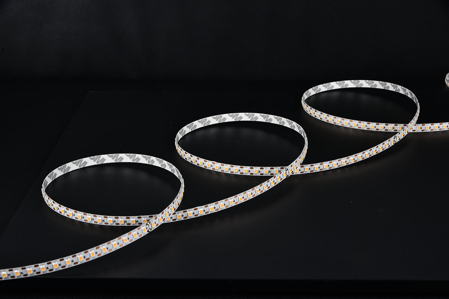 Светодиодная лента Led strip 2835-120P(20M) 2700K:100M