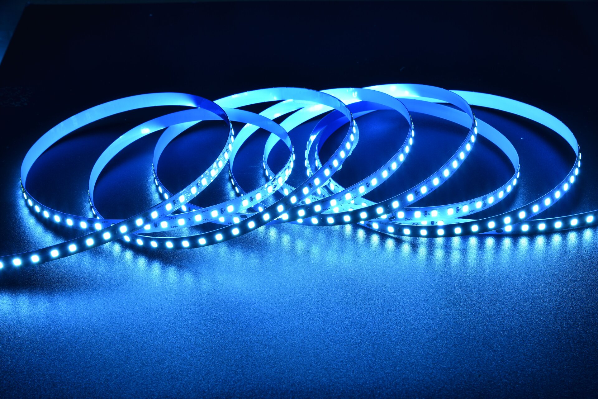 Светодиодная лента Led strip 2835-120Р Iceblue:10M 5W