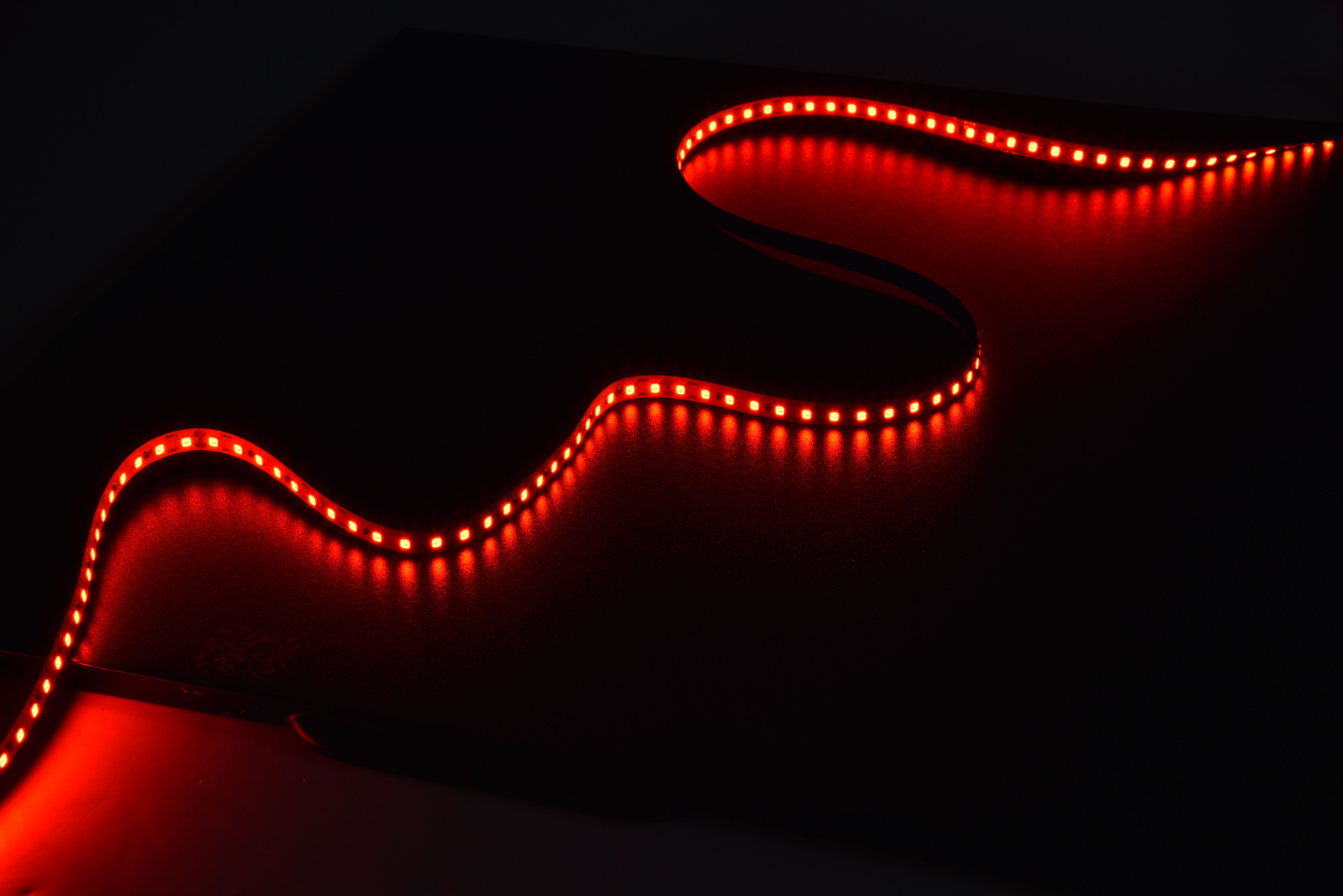 Светодиодная лента LUMATICA 12W 24V RED 120LED/m 10M